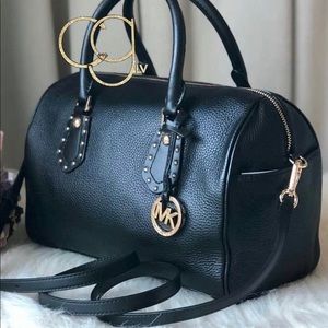 Michael Kors ARIA MD Pebbled Satchel Crossbody BLK